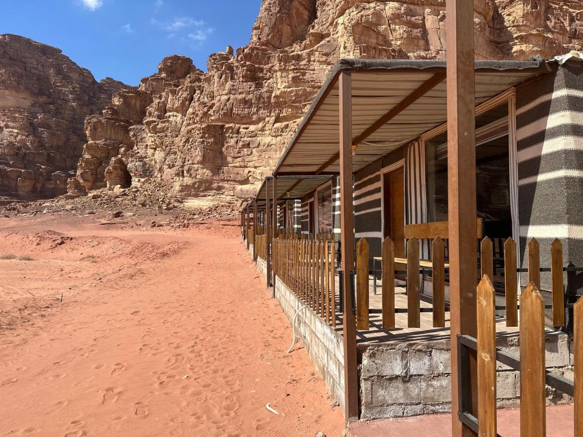 Titanic Camp Bed & Breakfast Wadi Rum Exterior photo