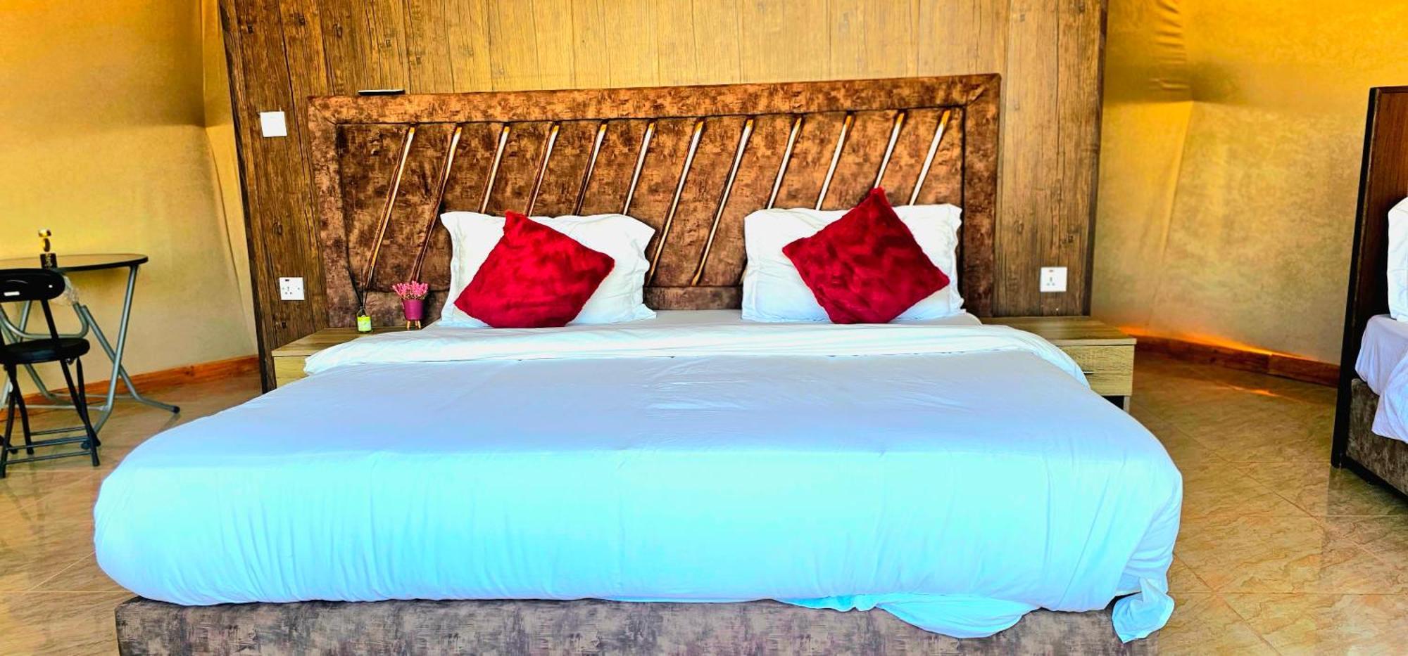 Titanic Camp Bed & Breakfast Wadi Rum Exterior photo